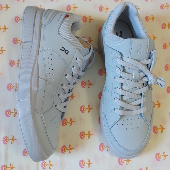 On Running Shoes - On The Roger Clubhouse